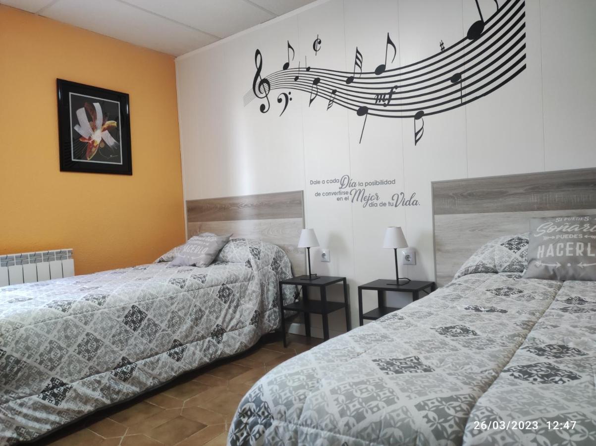 Acogedor Apartment Zaragoza Luaran gambar