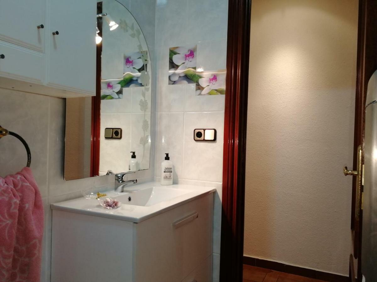 Acogedor Apartment Zaragoza Luaran gambar