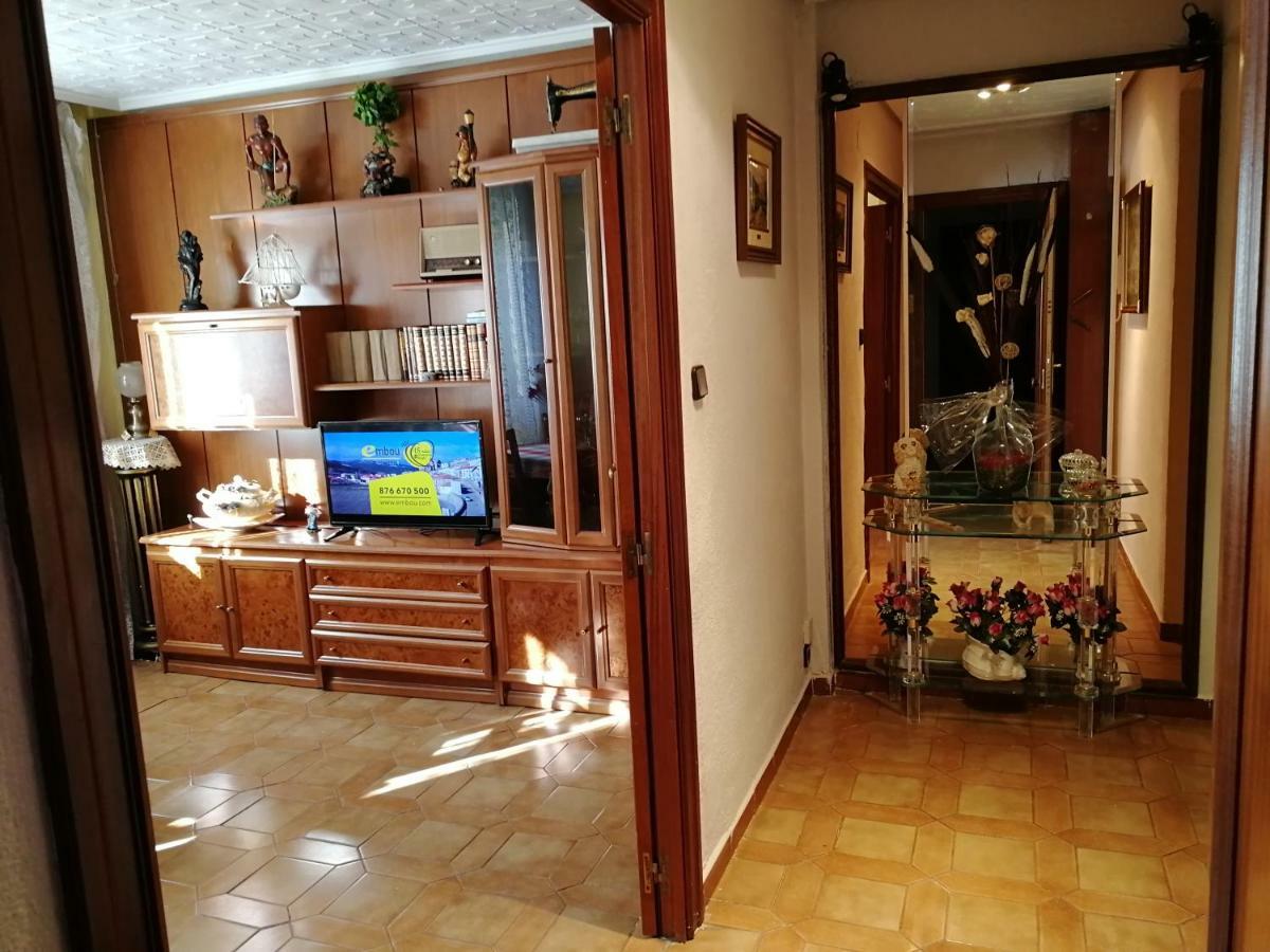 Acogedor Apartment Zaragoza Luaran gambar