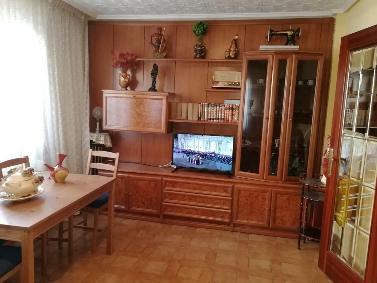 Acogedor Apartment Zaragoza Luaran gambar
